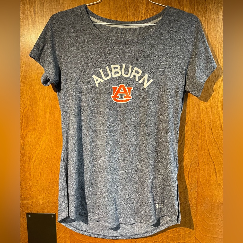 Auburn Under Armour Women’s Medium T-Shirt.